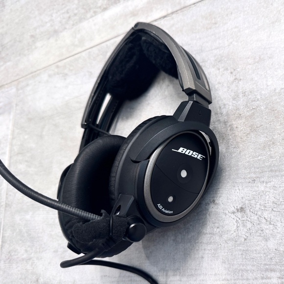 BOSE A20 AVIATION Pilot Headset - Picture 5 of 6